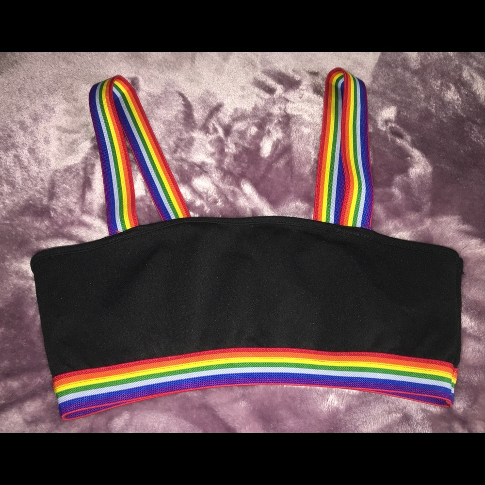 Vintage black bralette w/ rainbow straps 🖤🌈 😍